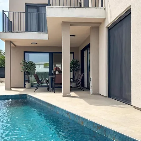 بيت للعطل Pet Friendly In بوريتش