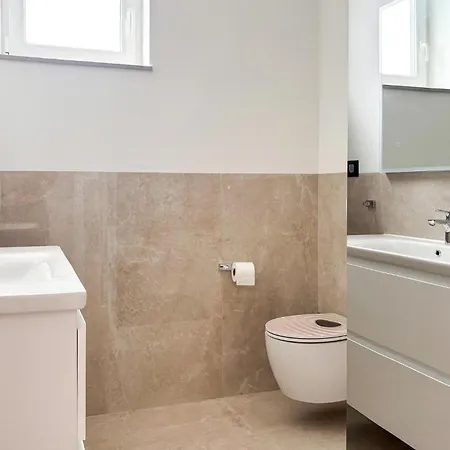 Pet Friendly In Porec